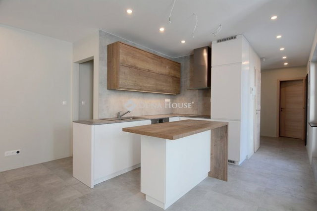 Kiadó téglalakás, albérlet, Kecskeméten 290 E Ft / hó