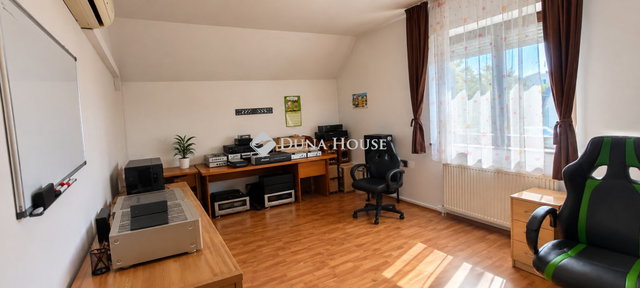 Eladó családi ház, Debrecenben 134.9 M Ft, 9 szobás