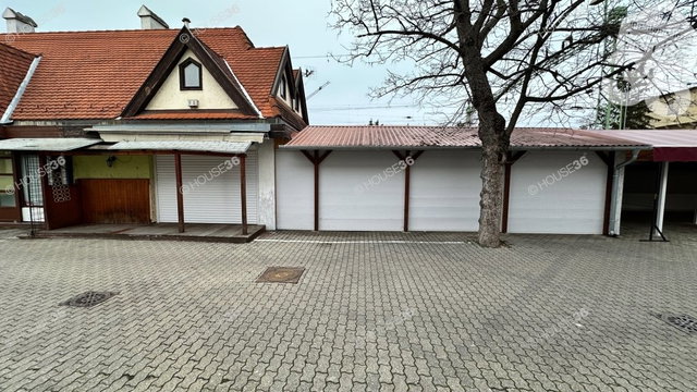 Eladó üzlethelyiség, Siófokon 32.9 M Ft, 2 szobás