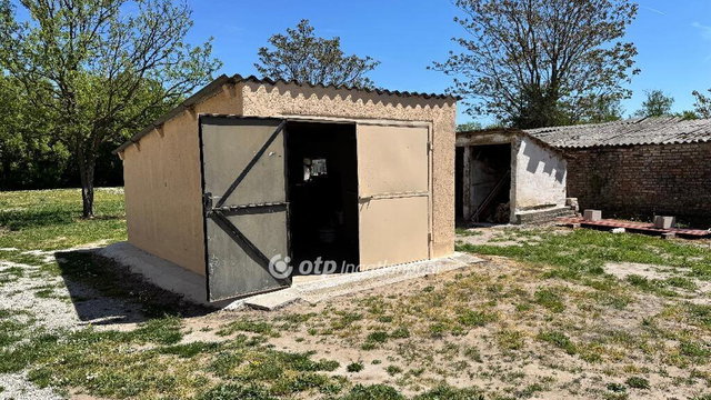 Eladó családi ház, Pápadereskén 48.99 M Ft, 2+1 szobás