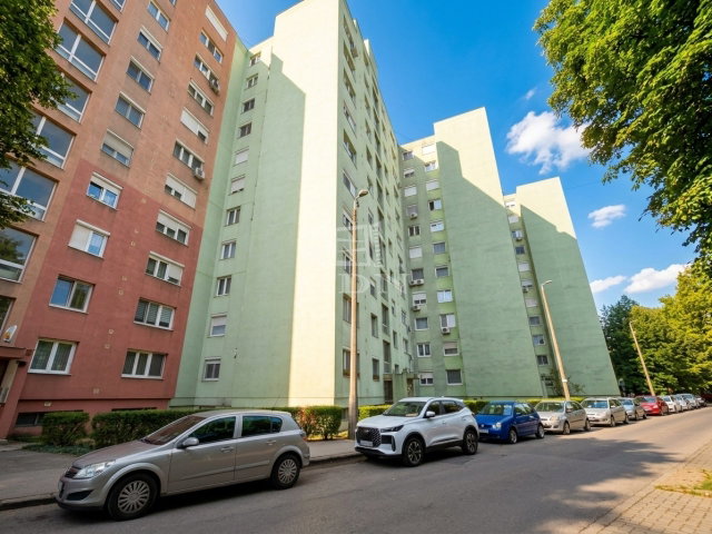 Eladó panellakás, Székesfehérvárott 49.9 M Ft, 2 szobás