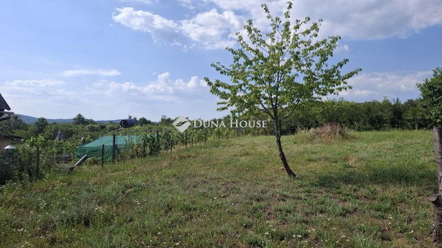 Eladó telek, Pécsett, Cserbokros dűlőn 4.7 M Ft