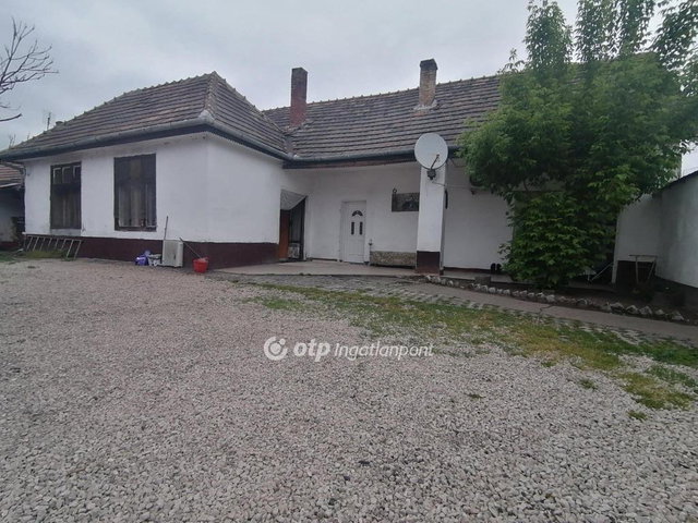 Eladó családi ház, Kiskőrösön 26 M Ft, 4 szobás