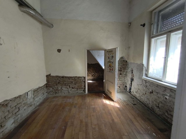 Eladó üzlethelyiség, Szolnokon 30.9 M Ft, 2 szobás