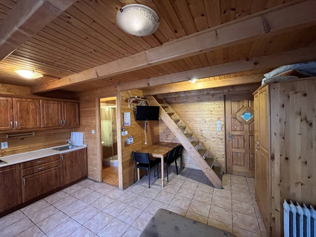 Eladó nyaraló, Tatán 15.5 M Ft, 2 szobás / költözzbe.hu