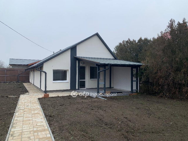 Eladó családi ház, Szolnokon 69 M Ft, 3 szobás