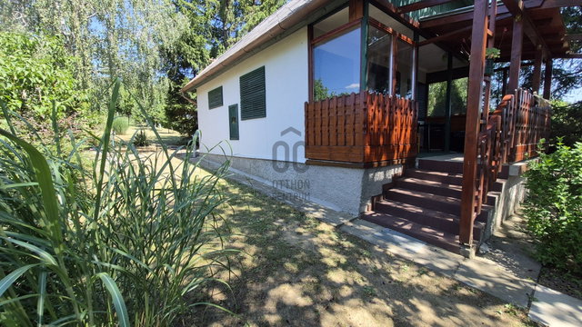 Eladó nyaraló, Bozsokon 24.5 M Ft, 2 szobás