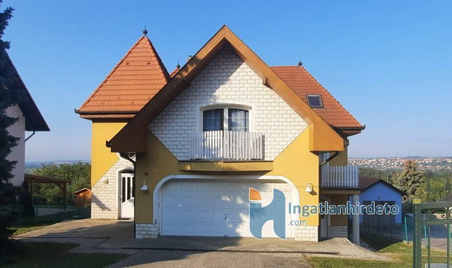 Eladó családi ház, Keszthelyen 113 M Ft, 6 szobás