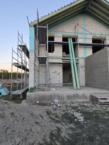 Eladó ikerház, Besnyőn 79.5 M Ft, 1+4 szobás