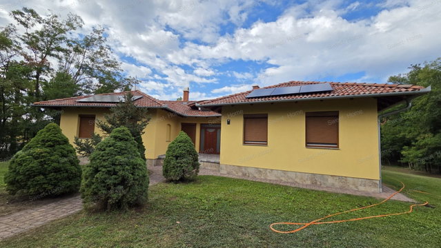 Kiadó családi ház, albérlet, Kecskeméten 800 E Ft / hó