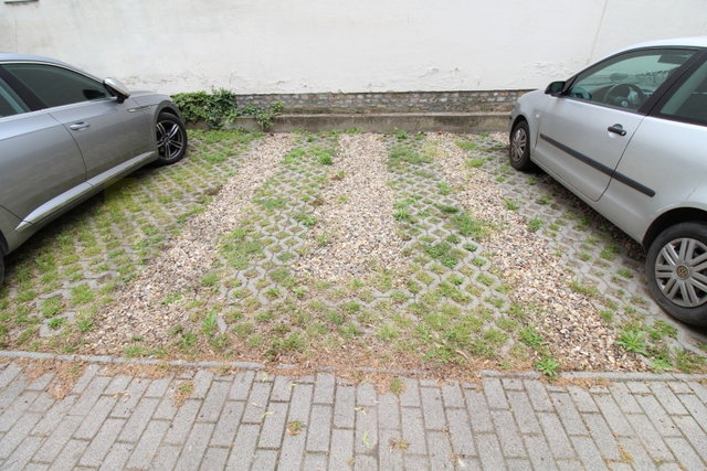 Kiadó garázs, Szegeden, Batthyány utcában 15 E Ft / hó