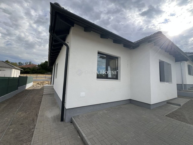 Eladó családi ház, Őrbottyánban 105.5 M Ft, 4 szobás