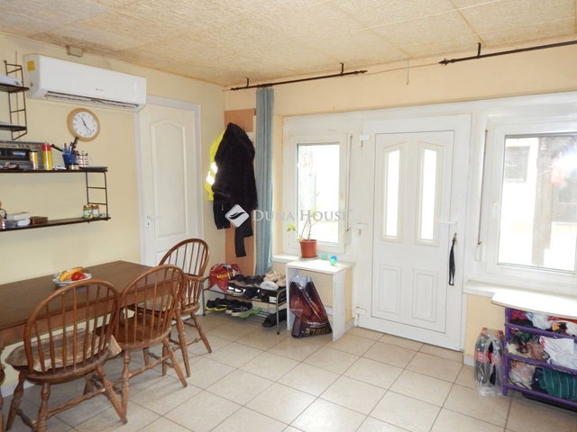 Eladó családi ház, Balatonszabadiban 54.99 M Ft, 4 szobás