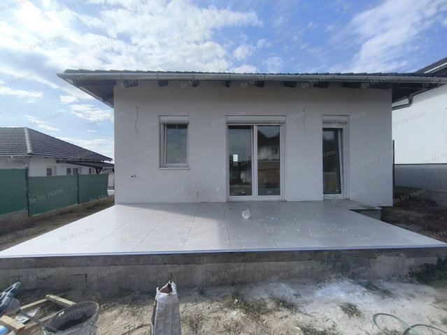 Eladó családi ház, Őrbottyánban 98.5 M Ft, 4 szobás