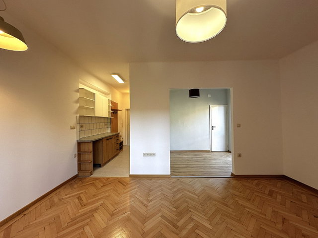 Eladó téglalakás, Dunaújvárosban 33.9 M Ft, 1+1 szobás