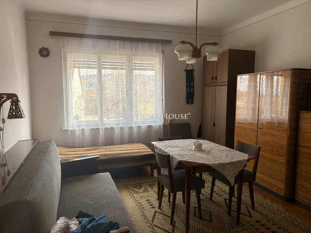 Eladó családi ház, Felpécen 42 M Ft, 3 szobás