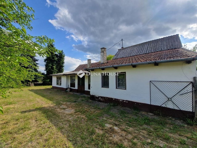 Eladó családi ház, Baján 25 M Ft, 4 szobás