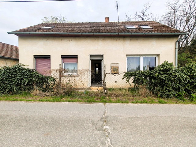 Eladó családi ház, Tolnán 20 M Ft, 3 szobás