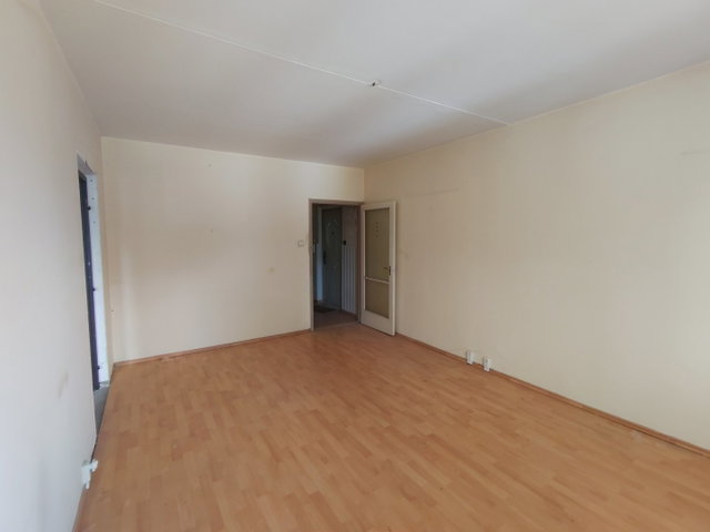 Eladó panellakás, Szegeden, Ipoly soron 60 M Ft, 2+1 szobás