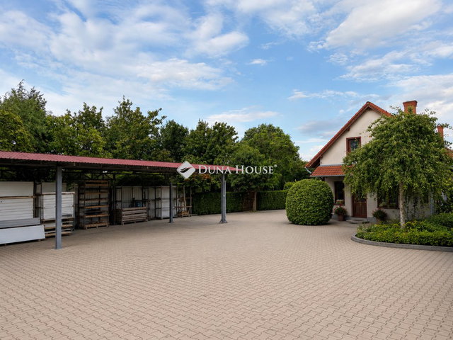 Eladó családi ház, Kecskeméten 160 M Ft, 4 szobás