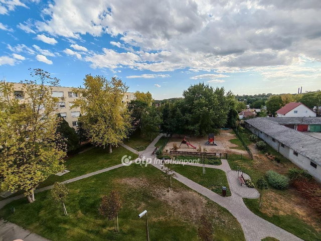Eladó panellakás, Szigetszentmiklóson 65.9 M Ft, 2 szobás