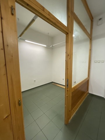 Eladó iroda, Szekszárdon 13.5 M Ft, 1 szobás