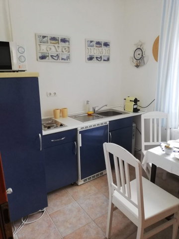 Kiadó családi ház, albérlet, Pécsett 140 E Ft / hó, 1 szobás