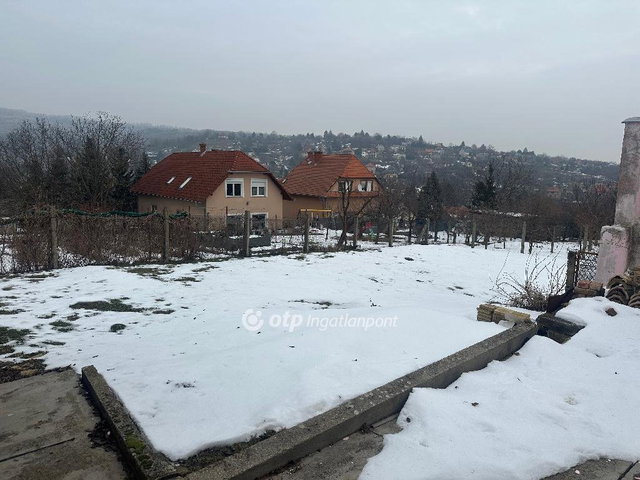 Eladó családi ház, Pécsett 60 M Ft, 3 szobás