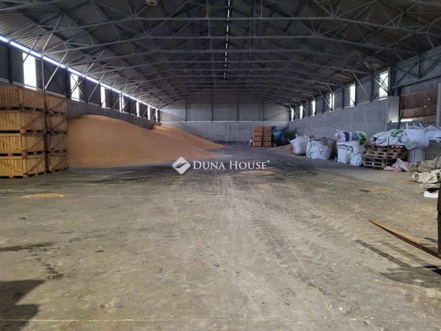 Eladó mezogazdasagi ingatlan, Szőlősgyörökön 350 M Ft