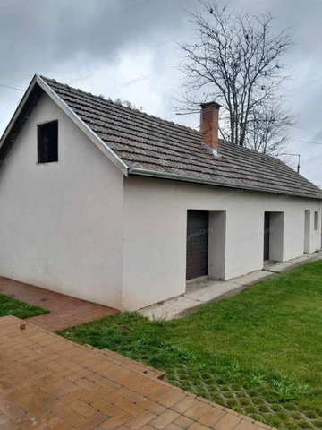 Kiadó családi ház, albérlet, Kecskeméten 120 E Ft / hó