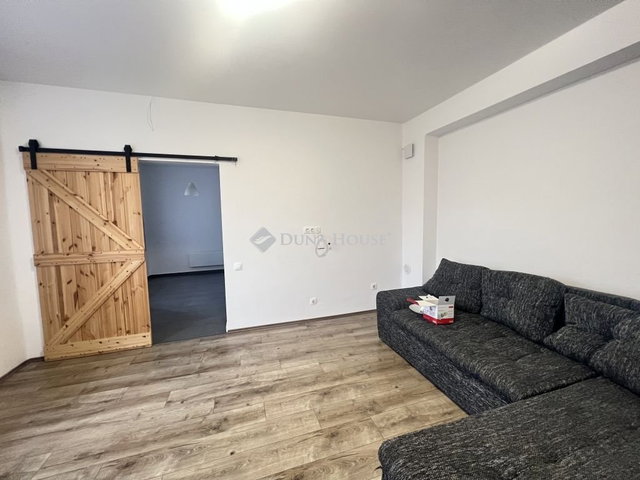 Eladó ikerház, Veszprémben 44 M Ft, 2 szobás