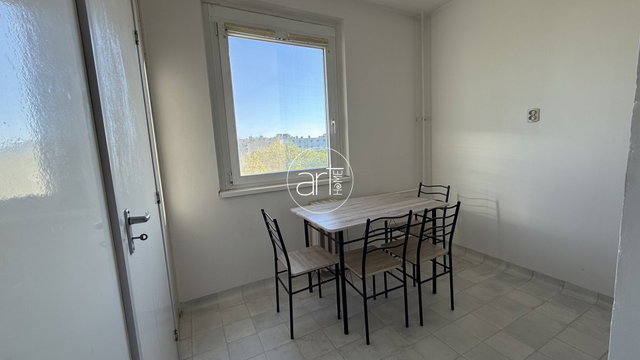 Eladó panellakás, Szegeden, Lomnici utcában 34.9 M Ft, 1 szobás
