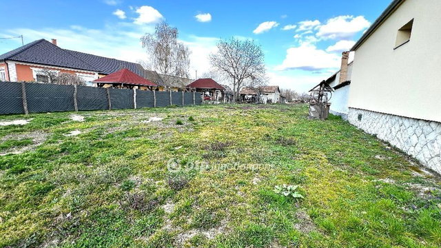 Eladó telek, Kunszigeten 25 M Ft / költözzbe.hu