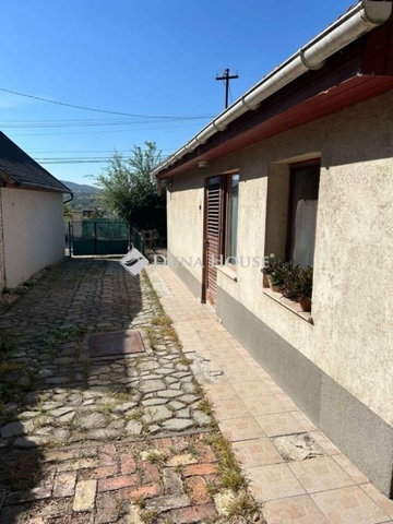 Eladó családi ház, Tatabányán 36.9 M Ft, 2 szobás