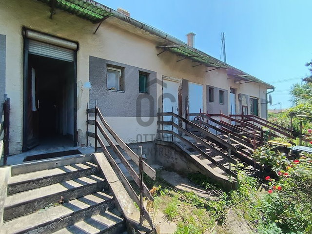 Eladó ikerház, Sárszentlőrincen 10.5 M Ft, 2 szobás