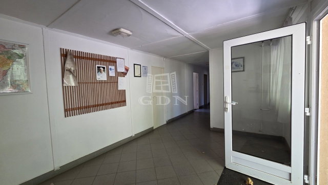 Kiadó iroda, Székesfehérvárott 324 E Ft / hó