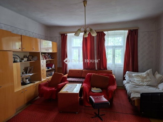Eladó családi ház, Tataházán 7.9 M Ft, 3 szobás