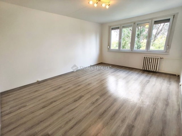 Eladó panellakás, Kecskeméten 43 M Ft, 2 szobás