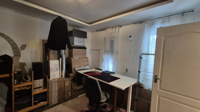 Eladó téglalakás, Szegeden, József Attila sugárúton 32.8 M Ft
