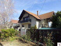 Eladó családi ház, Pécsett 145 M Ft, 7 szobás