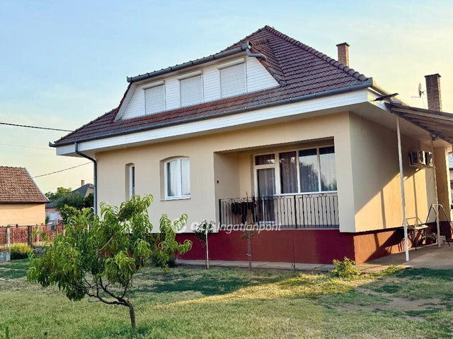 Eladó családi ház, Kálmánházán 74.9 M Ft, 5 szobás
