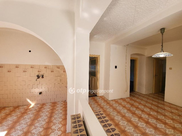 Eladó családi ház, Tamásiban 35 M Ft, 3 szobás