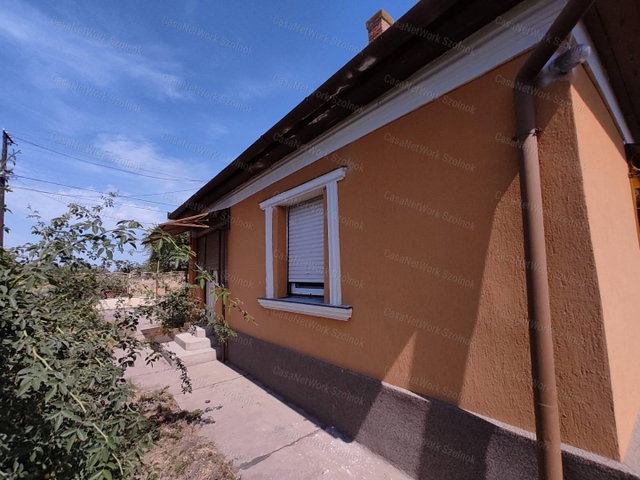 Eladó családi ház, Abonyban 22.9 M Ft, 2 szobás