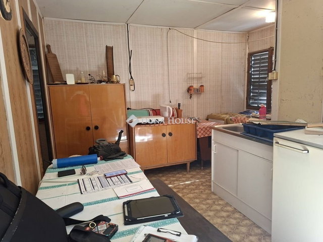 Eladó családi ház, Rácalmáson 12.5 M Ft, 2 szobás
