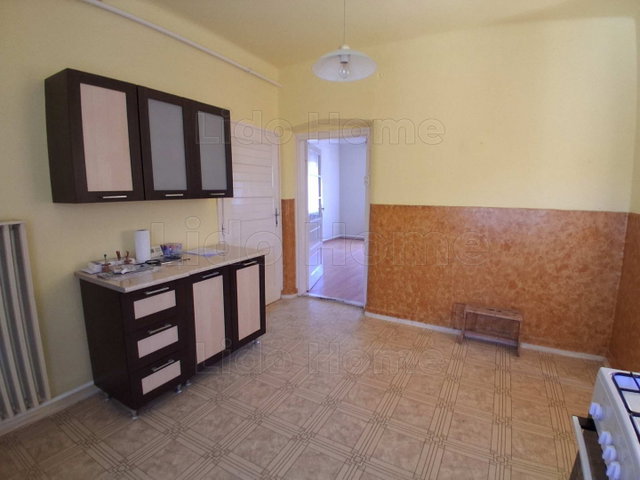 Eladó családi ház, Dombóváron 25.5 M Ft, 2 szobás