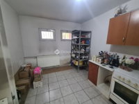 Eladó családi ház, Nemesszentandráson 32.9 M Ft, 6 szobás