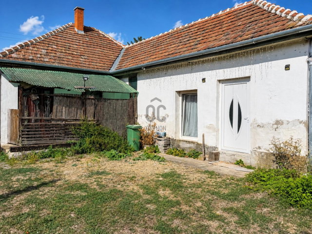 Eladó családi ház, Abonyban 29.9 M Ft, 2 szobás