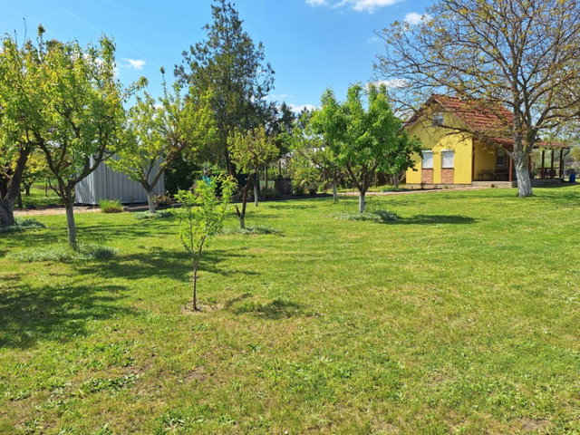 Eladó családi ház, Szegeden 52 M Ft, 2 szobás