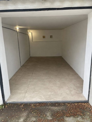 Eladó garázs, Pécsett 7.9 M Ft / költözzbe.hu