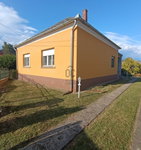 Eladó családi ház, Tótszentmártonon 24.9 M Ft, 7 szobás